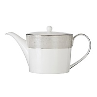 Inspired by one of Monique Lhuillier's iconic gowns, the Stardust collection of formal dinnerware boasts precious platinum details in an elegant, classic design. Inspired by one of Monique Lhuillier's iconic gowns, the Stardust collection of formal dinnerware boasts precious platinum details in an elegant, classic design.
