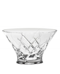 With a classic cut pattern in luminous crystal, the Duchesse Encore bowl redefines a room with modern elegance. Celebrating the 20th anniversary of Vera Wang. With a classic cut pattern in luminous crystal, the Duchesse Encore bowl redefines a room with modern elegance. Celebrating the 20th anniversary of Vera Wang.