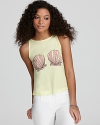 Boasting a bold shell graphic, this WILDFOX tank is the perfect pick for sun-drenched days. Boasting a bold shell graphic, this WILDFOX tank is the perfect pick for sun-drenched days.