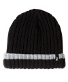 Simple yet stylish, this O'Neill beanie is great on the slopes or city streets.