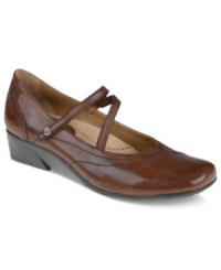 A lovely Mary Jane-inspired style. The Buttonbush flats by Earth feature a padded heel, latex arch support and a leather lining for a look that's just as comfy as it is stylish. A lovely Mary Jane-inspired style. The Buttonbush flats by Earth feature a padded heel, latex arch support and a leather lining for a look that's just as comfy as it is stylish.