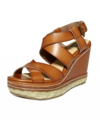 The perfect complement to your everyday style, these R2 Clarissa wedge sandals will up the ante on any outfit. The perfect complement to your everyday style, these R2 Clarissa wedge sandals will up the ante on any outfit.