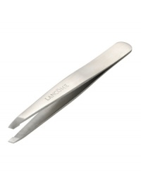 Not your average arch enemy. This precision-crafted tool makes shaping and contouring your brows a breeze.  Specifically designed to make removing hairs faster and easier, this tool delivers professional-looking results each and every time.