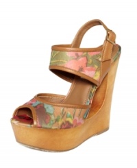 Floral and fierce. Botanical prints on Steve Madden's Draagon wedge sandals will freshen up your favorite summer outfits in an instant. Floral and fierce. Botanical prints on Steve Madden's Draagon wedge sandals will freshen up your favorite summer outfits in an instant.