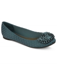 Pretty rosette detail decorates the vamp of the Bren ballet flats by Fergalicious in a most charming and feminine way. Pretty rosette detail decorates the vamp of the Bren ballet flats by Fergalicious in a most charming and feminine way.