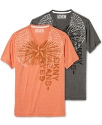 Burst out of the basics box with this modern, split v-neck graphic t-shirt from DKNY Jeans. Burst out of the basics box with this modern, split v-neck graphic t-shirt from DKNY Jeans.