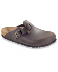 Strike the right balance between lightweight men's sandals and smooth slip-on shoes. These comfortable clogs for men from Birkenstock make a great addition to your weekend wardrobe. Strike the right balance between lightweight men's sandals and smooth slip-on shoes. These comfortable clogs for men from Birkenstock make a great addition to your weekend wardrobe.