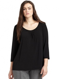 THE LOOKScoopneckThree-quarter length sleevesPullover styleTHE FITAbout 32 from shoulder to hemTHE MATERIAL93% viscose/7% elastaneCARE & ORIGINDry cleanImported THE LOOKScoopneckThree-quarter length sleevesPullover styleTHE FITAbout 32 from shoulder to hemTHE MATERIAL93% viscose/7% elastaneCARE & ORIGINDry cleanImported