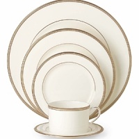 Kate Spade Sonora Knot is a clean & classic dinnerware collection in Bone china with gold and platinum bands. Featuring lustrous gold, platinum and black rim accents. Dishwasher safe. Kate Spade Sonora Knot is a clean & classic dinnerware collection in Bone china with gold and platinum bands. Featuring lustrous gold, platinum and black rim accents. Dishwasher safe.