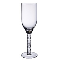 A thick, textured stem and generously sized bowl add eye-catching style to Villeroy & Boch's Urban Nature stemware. A thick, textured stem and generously sized bowl add eye-catching style to Villeroy & Boch's Urban Nature stemware.