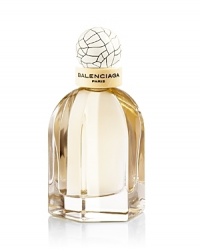 A lovely paradox. A demure violet with airy blossom and delicate peppery notes. A fragrance that is mysterious and fragile yet leaves a lasting trail. A lovely paradox. A demure violet with airy blossom and delicate peppery notes. A fragrance that is mysterious and fragile yet leaves a lasting trail.