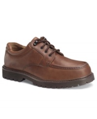 A chunky rubber sole and durable leather panels team up to put a toughened-up twist on these smooth leather oxford men's casual shoes from Dockers. A chunky rubber sole and durable leather panels team up to put a toughened-up twist on these smooth leather oxford men's casual shoes from Dockers.