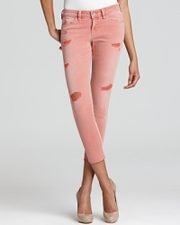 These GUESS cropped skinny jeans combine femininity (soft hue) and toughness (artfully placed rips) to laid-back chic perfection. These GUESS cropped skinny jeans combine femininity (soft hue) and toughness (artfully placed rips) to laid-back chic perfection.