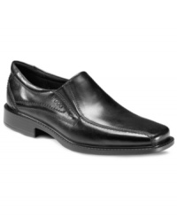 Need a pair of men's dress shoes that will accent your modern style? These slimmer Ecco men's loafers provide the perfect complement to your work week wardrobe. Need a pair of men's dress shoes that will accent your modern style? These slimmer Ecco men's loafers provide the perfect complement to your work week wardrobe.
