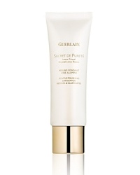 This gentle formula carefully sweeps away dead skin cells and other impurities. Use it prior to cleansing to allow active ingredients to better penetrate the skin's surface. Continued use will lessen the appearance of fine lines, unclog and tighten pores, and even out skin tone for a radiant glow. This gentle formula carefully sweeps away dead skin cells and other impurities. Use it prior to cleansing to allow active ingredients to better penetrate the skin's surface. Continued use will lessen the appearance of fine lines, unclog and tighten pores, and even out skin tone for a radiant glow.