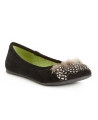 Let your passion for fashion soar. A feather detail tops off the toe of the charming Noella Feather flats by Blowfish. Let your passion for fashion soar. A feather detail tops off the toe of the charming Noella Feather flats by Blowfish.