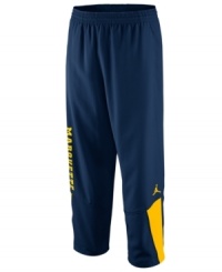Represent your favorite NCAA team every time you step on the court with these comfortable Marquette Golden Eagles basketball pants featuring Dri-Fit technology from Nike. Represent your favorite NCAA team every time you step on the court with these comfortable Marquette Golden Eagles basketball pants featuring Dri-Fit technology from Nike.