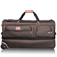 This 30 case is ideal for more casual and adventure travel, or when two are traveling together. The split design of the roomy main compartment lets you pack in two compartments (with shoes and gear in the bottom), or unzip the divider for one big packing space. This 30 case is ideal for more casual and adventure travel, or when two are traveling together. The split design of the roomy main compartment lets you pack in two compartments (with shoes and gear in the bottom), or unzip the divider for one big packing space.