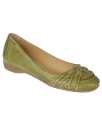 Lend color to your wardrobe. The Inez flats by Naturalizer are a chic - and supremely comfortable - way to brighten up your warm-weather wear. Lend color to your wardrobe. The Inez flats by Naturalizer are a chic - and supremely comfortable - way to brighten up your warm-weather wear.