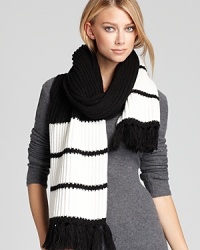 From weekday commute to weekend tailgate, this chunky MICHAEL Michael Kors scarf will keep you toasty as the temperature drops. From weekday commute to weekend tailgate, this chunky MICHAEL Michael Kors scarf will keep you toasty as the temperature drops.
