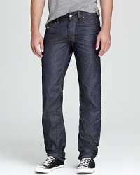 Crinkle detailing front and back takes the classic 5-pocket jeans in a straight fit to the cutting edge of trend. Crinkle detailing front and back takes the classic 5-pocket jeans in a straight fit to the cutting edge of trend.