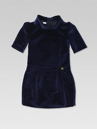 Plush cotton velvet in a drop-waist silhouette with bow, interlocking G detail and cowlneck.CowlneckShort sleevesBack zipperDrop waist with bow and interlocking GPleated skirtSatin liningCottonDry cleanMade in Italy Plush cotton velvet in a drop-waist silhouette with bow, interlocking G detail and cowlneck.CowlneckShort sleevesBack zipperDrop waist with bow and interlocking GPleated skirtSatin liningCottonDry cleanMade in Italy