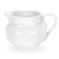 Sophie Conran for Portmeirion is an innovative range of porcelain tableware and kitchenware, designed by cook and food writer Sophie Conran. The range of products have a sense of duality- they are hard-wearing, yet delicate aesthetically. The Sophie Conran for Portmeirion line was created to make life look good and taste better. Available in white, sage, and forget me not blue. Sophie Conran for Portmeirion is an innovative range of porcelain tableware and kitchenware, designed by cook and food writer Sophie Conran. The range of products have a sense of duality- they are hard-wearing, yet delicate aesthetically. The Sophie Conran for Portmeirion line was created to make life look good and taste better. Available in white, sage, and forget me not blue.