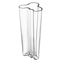 Since its introduction in 1937 at the Parisian World Fair in Paris, the Aalto vase has been a celebrated icon of design. Inspired by the beauty of the natural world, each piece echoes the untamed shorelines of Finland's thousands of lakes. The fluid lines are emblematic of the deep connection between man and nature and utterly striking to behold. Since its introduction in 1937 at the Parisian World Fair in Paris, the Aalto vase has been a celebrated icon of design. Inspired by the beauty of the natural world, each piece echoes the untamed shorelines of Finland's thousands of lakes. The fluid lines are emblematic of the deep connection between man and nature and utterly striking to behold.
