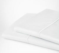 Diane von Furstenberg Sensational Solids Standard Pillowcases White Diane von Furstenberg Sensational Solids Standard Pillowcases White