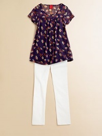 A garden-inspired floral print blooms on this airy chiffon tee with a gathered yoke.ScoopneckShort sleevesPullover styleFully linedPolyesterMachine washImported A garden-inspired floral print blooms on this airy chiffon tee with a gathered yoke.ScoopneckShort sleevesPullover styleFully linedPolyesterMachine washImported
