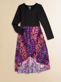 An airy hi-lo hem adds a trendy touch to a simply stunning frock with a vivid floral design.ScoopneckLong sleevesPullover styleHi-lo hem85% rayon/15% spandexHand washImported An airy hi-lo hem adds a trendy touch to a simply stunning frock with a vivid floral design.ScoopneckLong sleevesPullover styleHi-lo hem85% rayon/15% spandexHand washImported