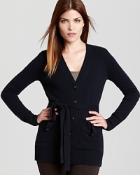 Score high marks in the style department with this Vineyard Vines cardigan, finished with suede elbow patches for collegiate charm. Score high marks in the style department with this Vineyard Vines cardigan, finished with suede elbow patches for collegiate charm.