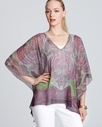 Finished in a vibrant paisley motif, this Shiloh770 top ushers in a season of bohemian spirit. Let the breezy silhouette pop against crisp, white denim. Finished in a vibrant paisley motif, this Shiloh770 top ushers in a season of bohemian spirit. Let the breezy silhouette pop against crisp, white denim.