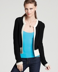 This two-tone Aqua cardigan lends casual coverage to off-duty looks while keeping up with the coolest trends.