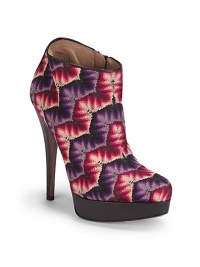 THE LOOKFloral zigzag patterned fabric upperSide zipperLeather trimmed backstayPadded insoleLeather-covered heel, 5 (125mm)Leather-covered platform, 1 (25mm)Compares to a 4 heel (100mm)THE MATERIALSignature bold patterned fabric upperLeather liningLeather soleORIGINMade in Italy THE LOOKFloral zigzag patterned fabric upperSide zipperLeather trimmed backstayPadded insoleLeather-covered heel, 5 (125mm)Leather-covered platform, 1 (25mm)Compares to a 4 heel (100mm)THE MATERIALSignature bold patterned fabric upperLeather liningLeather soleORIGINMade in Italy