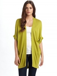 THE LOOKOpen front style Batwing sleevesTHE FITAbout 30½ from shoulder to hemTHE MATERIALSilkCARE & ORIGINDry clean Imported THE LOOKOpen front style Batwing sleevesTHE FITAbout 30½ from shoulder to hemTHE MATERIALSilkCARE & ORIGINDry clean Imported