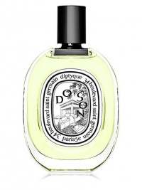 A name that means relief from the sweltering climate and sings, undulating like waves upon a beach. Do Son is an eau de toilette rich with contrast, exuding the fresh, intoxicating sensuality of tuberose. A name that means relief from the sweltering climate and sings, undulating like waves upon a beach. Do Son is an eau de toilette rich with contrast, exuding the fresh, intoxicating sensuality of tuberose.
