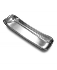 Party snacks have a special place at your table with the Boston cracker tray. Crafted of brilliant metal from Wilton Armetale's serveware collection, this simple, versatile serving piece shines at everyday meals and festive gatherings. Party snacks have a special place at your table with the Boston cracker tray. Crafted of brilliant metal from Wilton Armetale's serveware collection, this simple, versatile serving piece shines at everyday meals and festive gatherings.