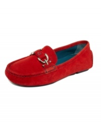 Colorful sophistication. Donald Pliner's Viky driver flats feature metal accents on the vamp and the designer's logo on the back of the heel. Colorful sophistication. Donald Pliner's Viky driver flats feature metal accents on the vamp and the designer's logo on the back of the heel.