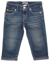 Make sure she tackles that sunny day schedule in classic comfort with these can't miss Levi's skimmer jeans. Make sure she tackles that sunny day schedule in classic comfort with these can't miss Levi's skimmer jeans.
