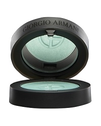The formula of maestro eye shadow contains pure silk-like powders to create a soft, lightweight texture that glides onto eyelids in a silken veil of colour. Three different finishes replicate the breathtaking effects Giorgio Armani achieves with silk: matte gives smooth, deep colour; satin creates a lustrous sheen; sparkling illuminates with iridescent shimmer. The formula of maestro eye shadow contains pure silk-like powders to create a soft, lightweight texture that glides onto eyelids in a silken veil of colour. Three different finishes replicate the breathtaking effects Giorgio Armani achieves with silk: matte gives smooth, deep colour; satin creates a lustrous sheen; sparkling illuminates with iridescent shimmer.