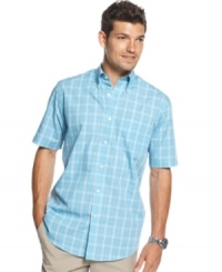 Perfect to pair with your favorite jeans or chinos, this Van Heusen shirt gets your weekend style all set. Perfect to pair with your favorite jeans or chinos, this Van Heusen shirt gets your weekend style all set.