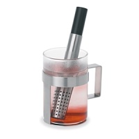 A sleek infuser makes preparing loose tea simple, right in the glass. A sleek infuser makes preparing loose tea simple, right in the glass.