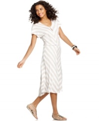 Chevron stripes and fluid knit jersey makes Cha Cha Vente's dress ideal for summer fun! Chevron stripes and fluid knit jersey makes Cha Cha Vente's dress ideal for summer fun!