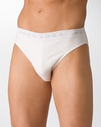 Seamless back creates a smooth line under clothes. Gusset construction for support and comfort. Signature logo waistband. Seamless back creates a smooth line under clothes. Gusset construction for support and comfort. Signature logo waistband.