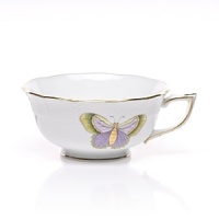 A timeless collection of dinnerware, decorated with whimsical hand-painted butterflies in a modern color palette, delicately scalloped at the edges and accented with gold, brings classic sophistication to the table. A timeless collection of dinnerware, decorated with whimsical hand-painted butterflies in a modern color palette, delicately scalloped at the edges and accented with gold, brings classic sophistication to the table.