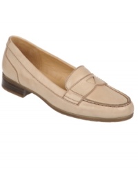 Menswear-inspired, but oh-so-cute. The June loafers by Naturalizer feature heavy gouge stitched detailing throughout. Menswear-inspired, but oh-so-cute. The June loafers by Naturalizer feature heavy gouge stitched detailing throughout.