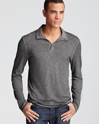 Carefully sprayed across the soft cotton fabric for a dusted look, this super-cool polo sets the tone for a great day. Carefully sprayed across the soft cotton fabric for a dusted look, this super-cool polo sets the tone for a great day.