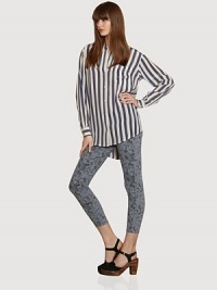 Pretty petite florals highlights this skinny silhouette of lightweight denim.THE FITSkinny fitRise, about 8Inseam, about 26THE DETAILSZip flyFive-pocket style98% cotton/2% LycraMachine washMade in USA of imported fabricModel shown is 5'10 (177cm) wearing US size 4. Pretty petite florals highlights this skinny silhouette of lightweight denim.THE FITSkinny fitRise, about 8Inseam, about 26THE DETAILSZip flyFive-pocket style98% cotton/2% LycraMachine washMade in USA of imported fabricModel shown is 5'10 (177cm) wearing US size 4.