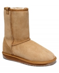 EMU's Stinger Lo suede boots feature a round-toe silhouette and 100% sheepskin inner lining. In short, they're the perfect combination of comfort and coziness! EMU's Stinger Lo suede boots feature a round-toe silhouette and 100% sheepskin inner lining. In short, they're the perfect combination of comfort and coziness!